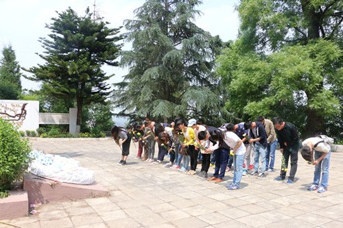 清明祭英烈，共鑄中華魂