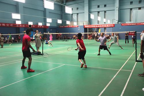 公司第四屆“省房杯”羽乒賽圓滿落幕