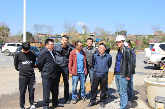 集團(tuán)副總張駿對(duì)云南建投昭通發(fā)展大廈及昭陽(yáng)區(qū)棚改項(xiàng)目進(jìn)行安全生產(chǎn)檢查