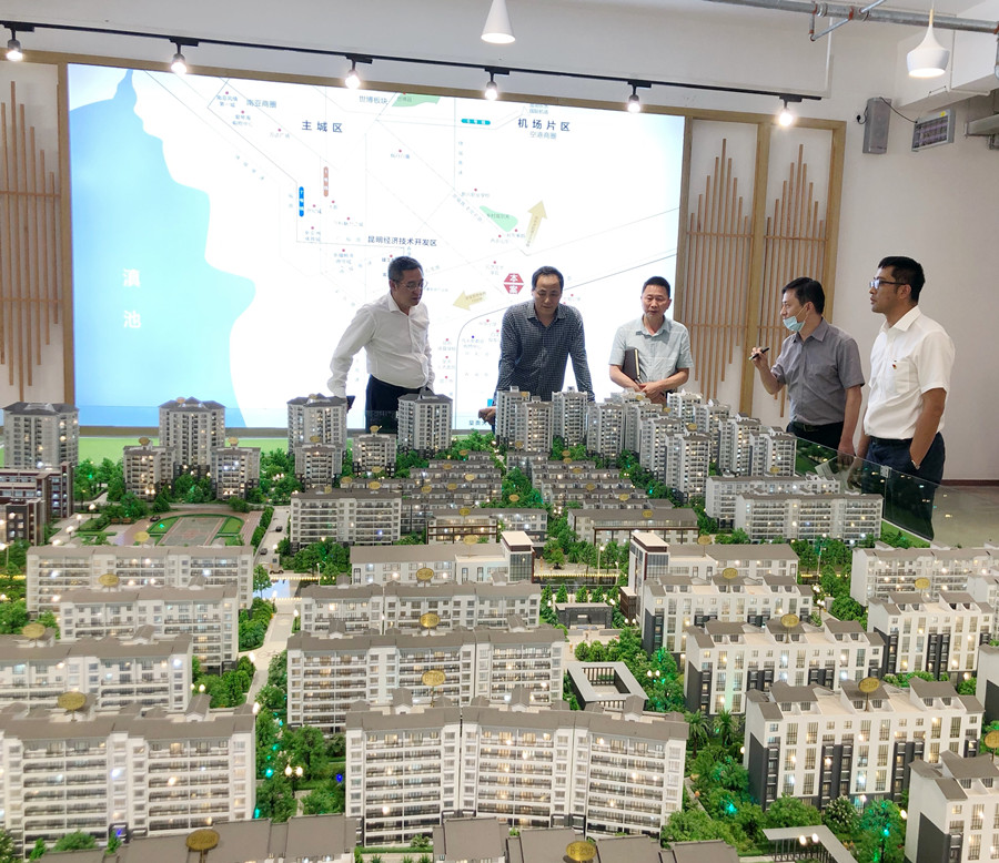 周末帶頭駐守工地 劉國(guó)君深入一線開展調(diào)研