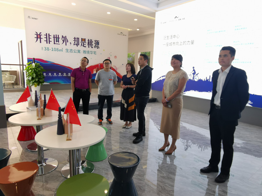 晏小標、王桂猛到清風明月項目調(diào)研