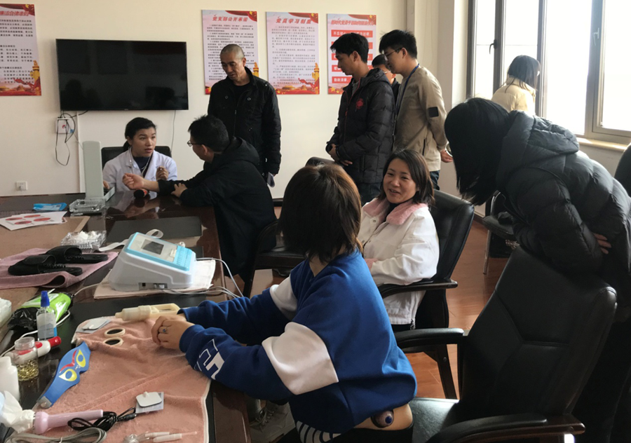 中國(guó)康復(fù)理療研究院調(diào)研人員到云建、南疆公司進(jìn)行義務(wù)健康指導(dǎo)