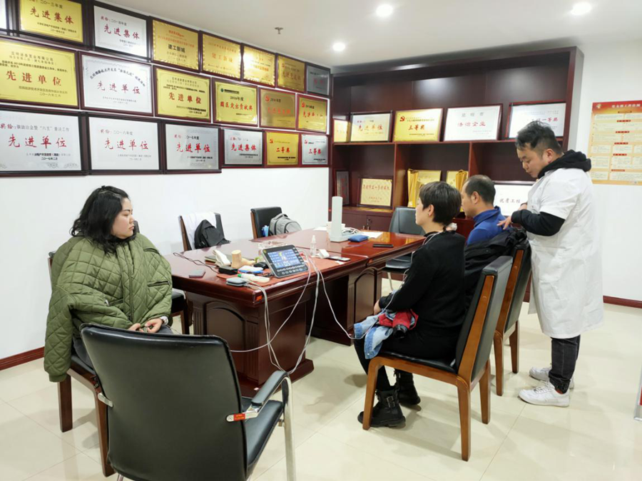 通泰公司工會(huì)開展“關(guān)愛健康，呵護(hù)生命”為主題的中醫(yī)理療公益活動(dòng)