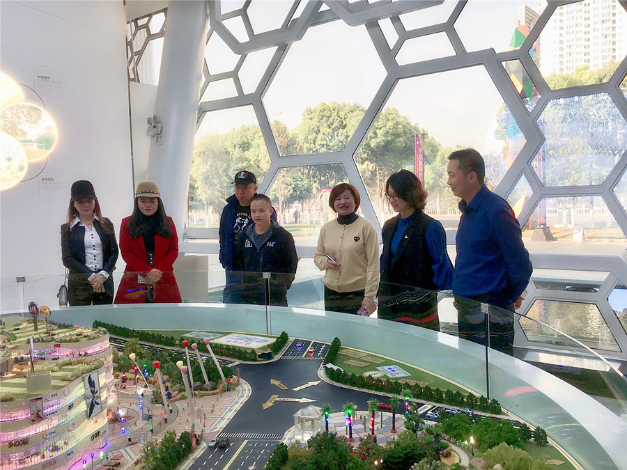 世界拳王熊朝忠到滇SHOW項目考察交流