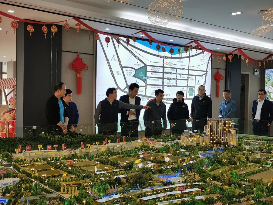 孟春柳到和順公司安居和苑項(xiàng)目調(diào)研