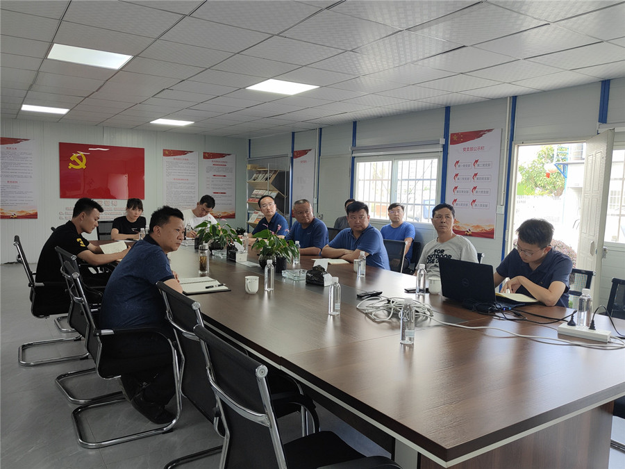 紅塔區(qū)區(qū)委副書記、代區(qū)長馬云華到玉溪高鐵新城項(xiàng)目調(diào)研