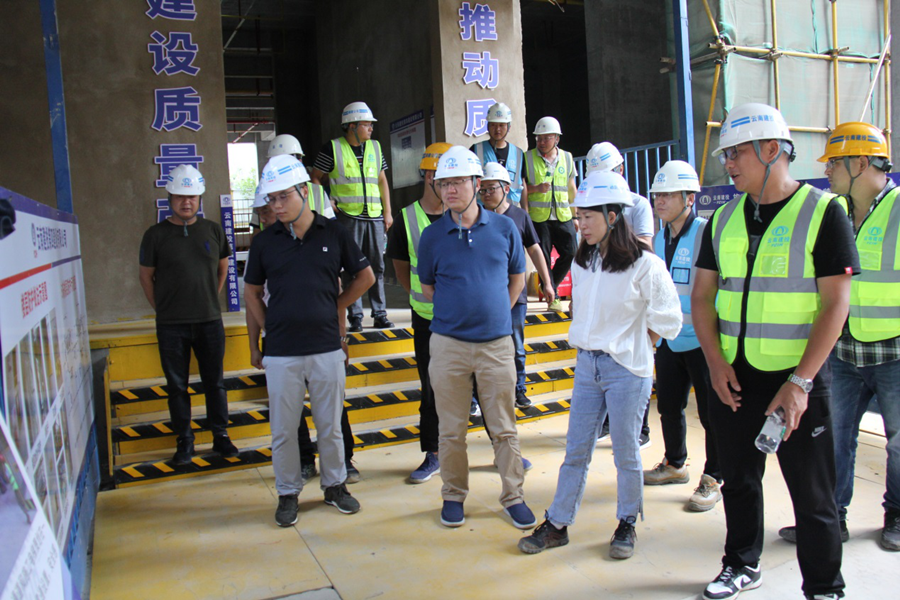 袁明紅到曲靖片區(qū)公司項(xiàng)目調(diào)研