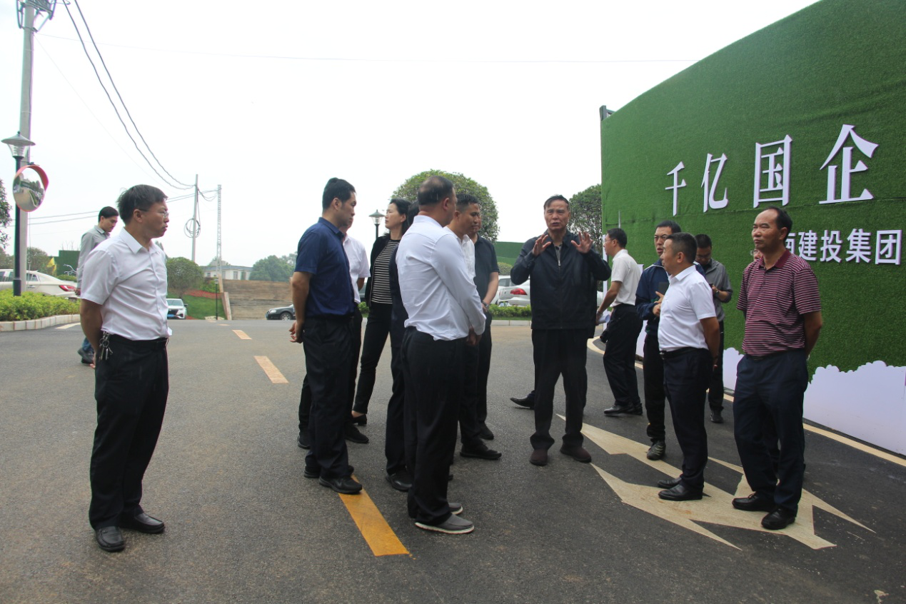 李文榮調(diào)研曲靖片區(qū)靖云雅苑項(xiàng)目
