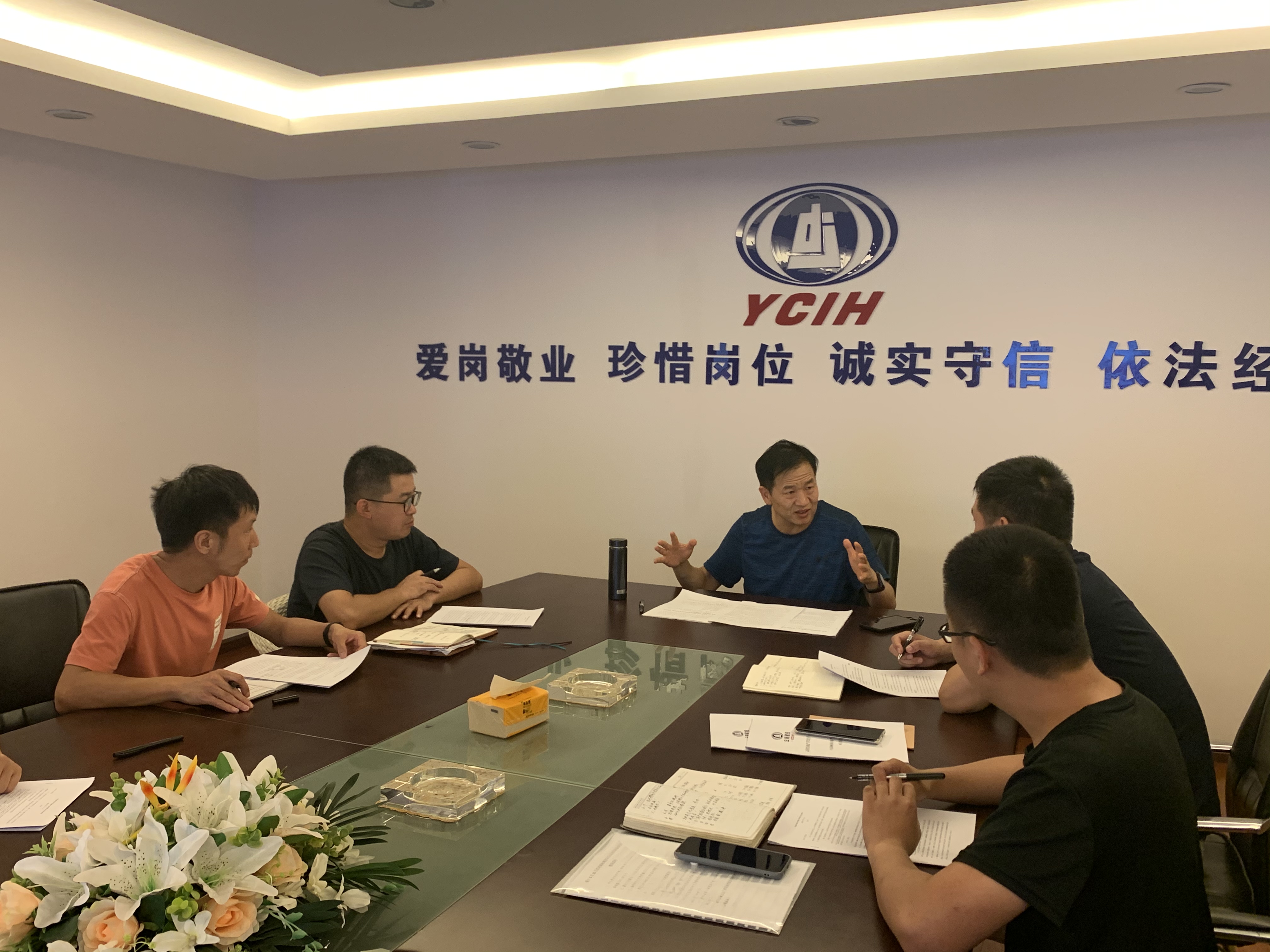 孟春柳到紅河錦府項目檢查并講授黨史學(xué)習(xí)教育專題黨課