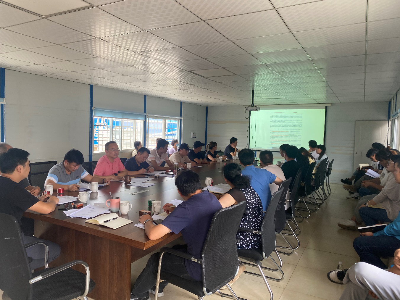 玉溪高鐵新城項(xiàng)目學(xué)習(xí)貫徹省房公司2021年紀(jì)檢監(jiān)察暨反腐敗工作會(huì)議精神