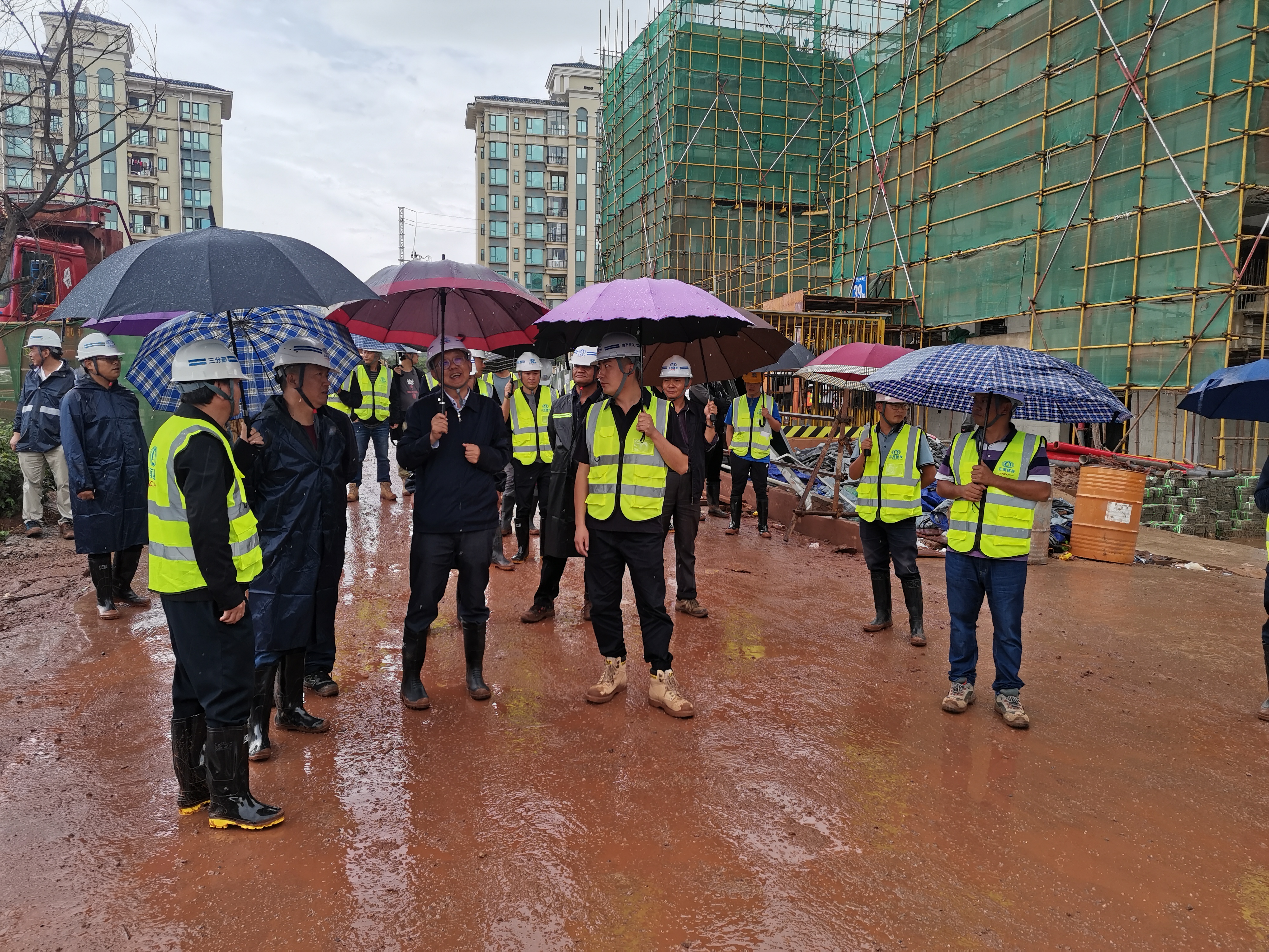 建投集團安全總監(jiān)段益慶到朝朝暮暮、安寧財大項目調(diào)研