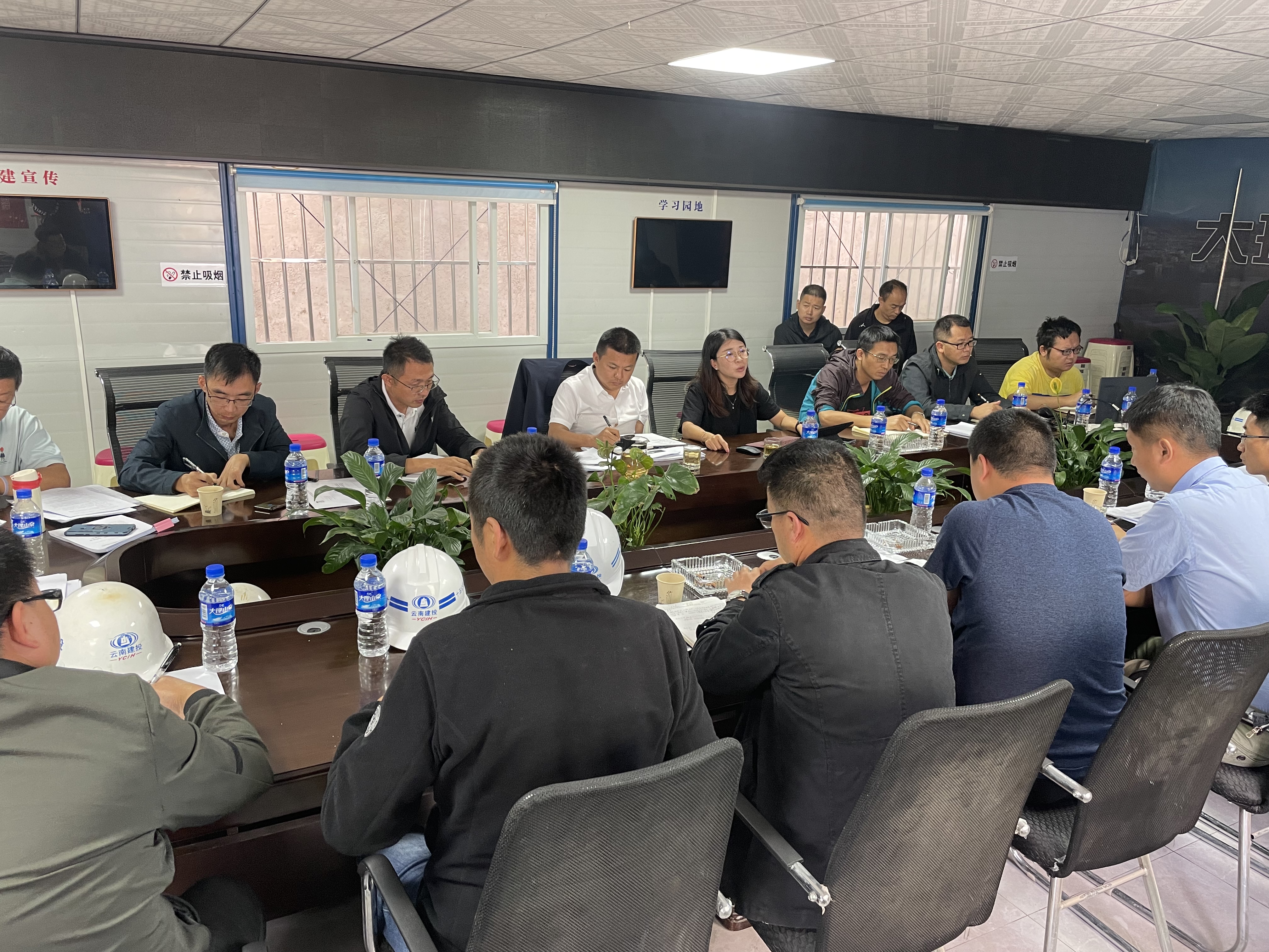 袁明紅到臨滄安置房項(xiàng)目、大理龍悅?cè)A府指導(dǎo)飛檢工作