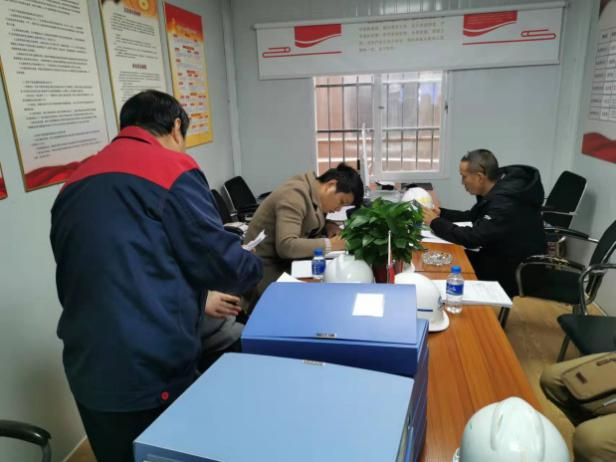 晉寧區(qū)安監(jiān)站、昆陽街道辦聯(lián)合檢查安全監(jiān)督組到安居和苑項目檢查工作