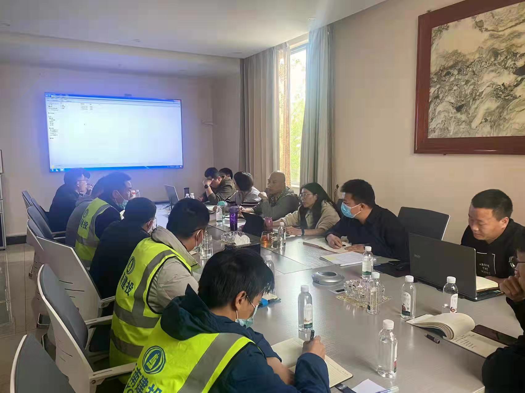 袁明紅到大理龍悅?cè)A府項目檢查指導(dǎo)