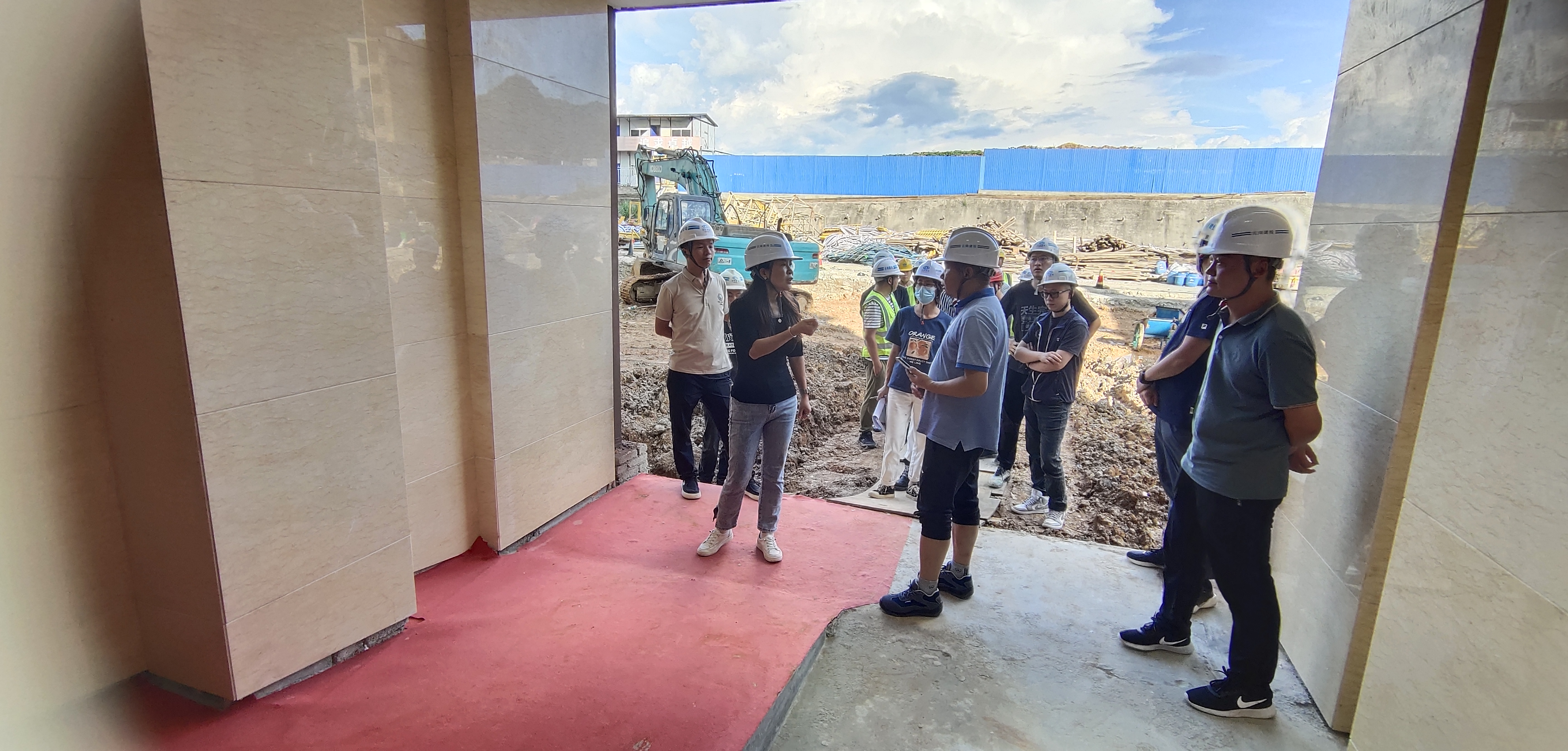 袁明紅到文山片區(qū)、安居和苑項(xiàng)目檢查指導(dǎo)