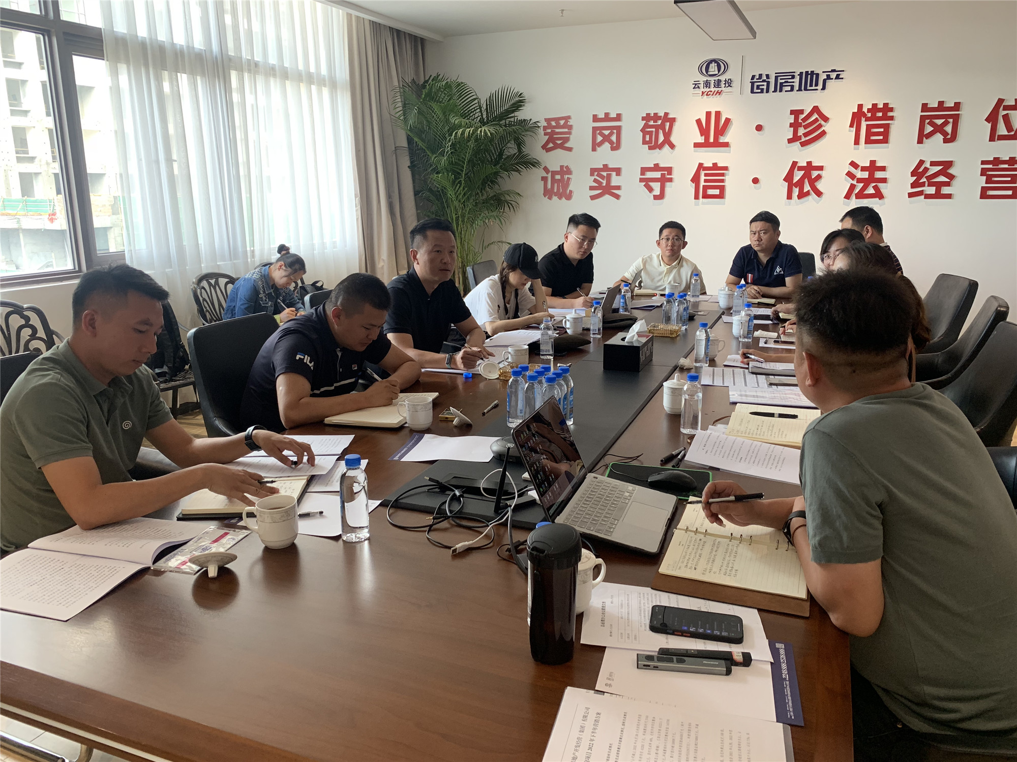 胡亞東到大理片區(qū)、臨滄片區(qū)檢查指導營銷工作