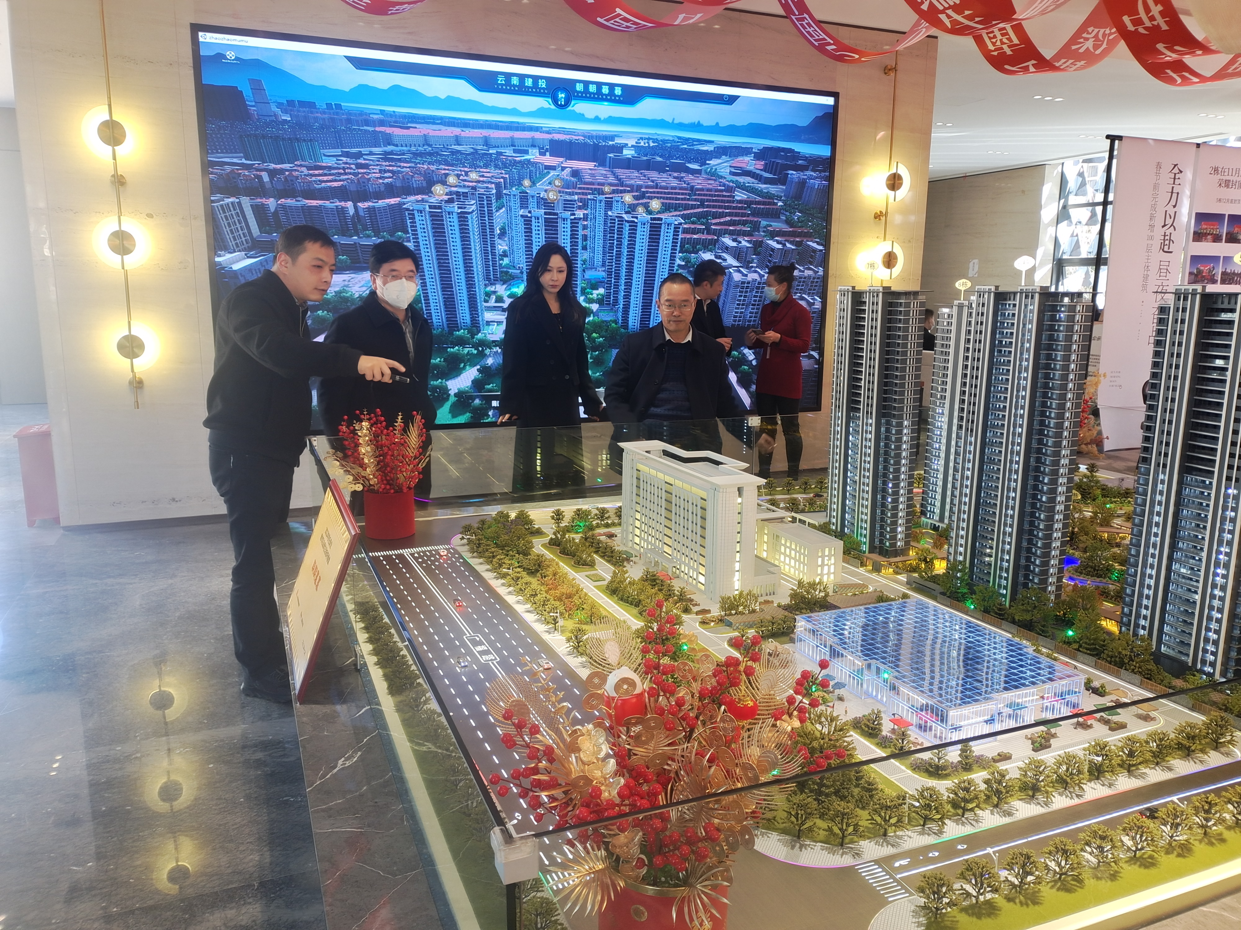 仝德剛調(diào)研建投學(xué)府、朝朝暮暮 看望慰問一線職工