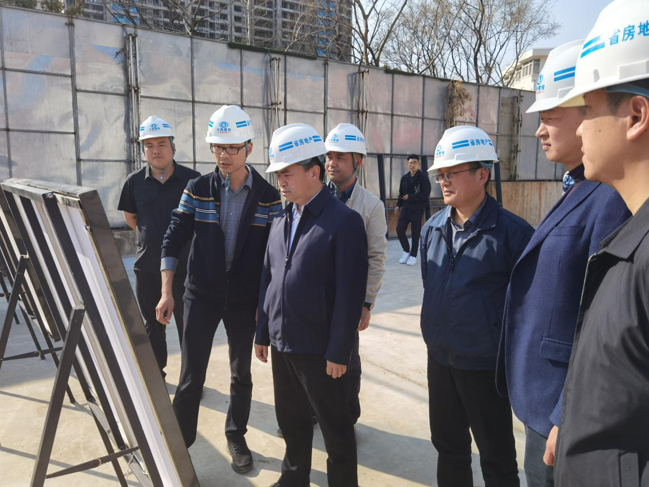 五華區(qū)委書記陳江到昆明學(xué)院項目調(diào)研