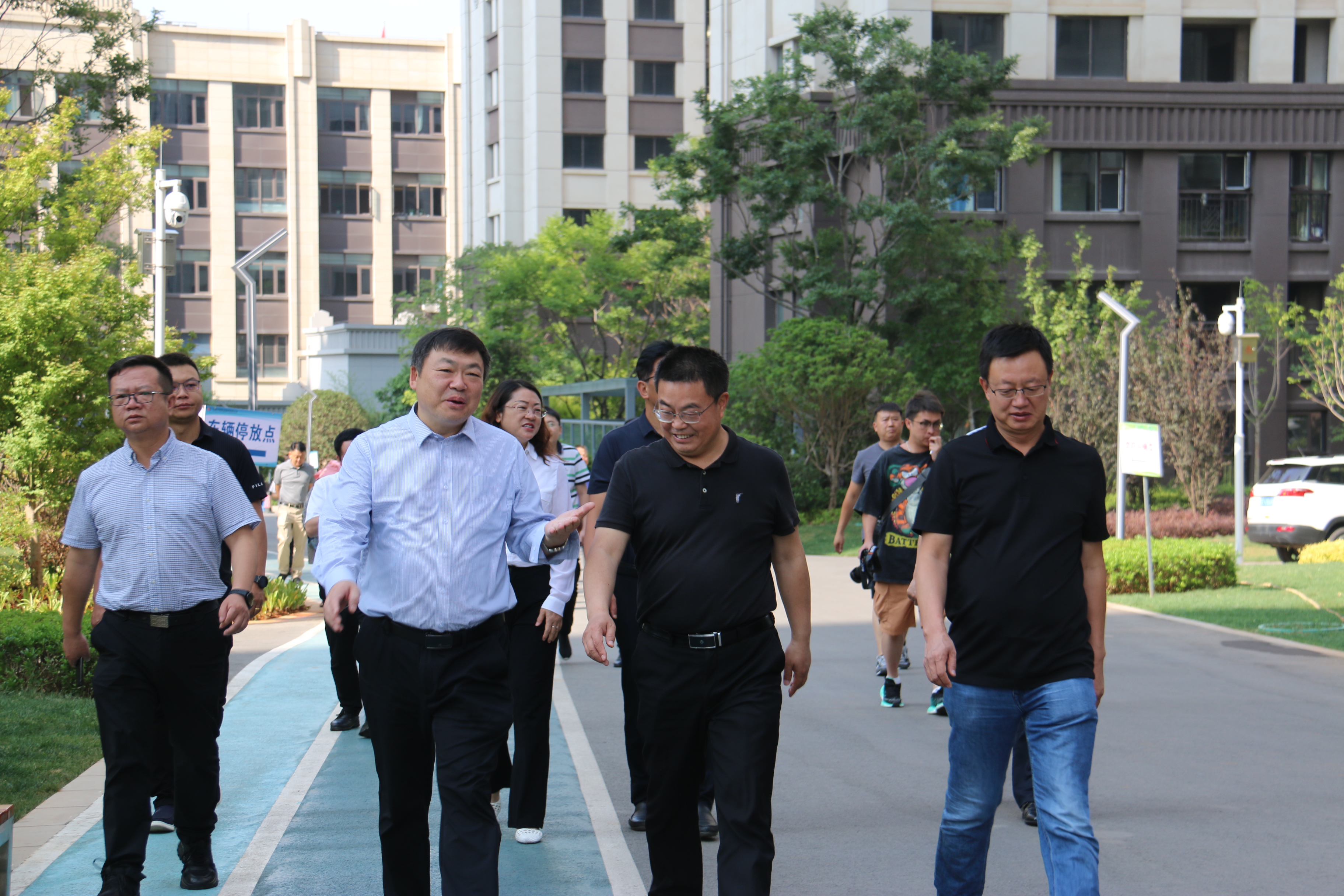 貴州銅仁市人大常委會(huì)到曲靖片區(qū)印染廠 項(xiàng)目考察棚戶區(qū)改造工作