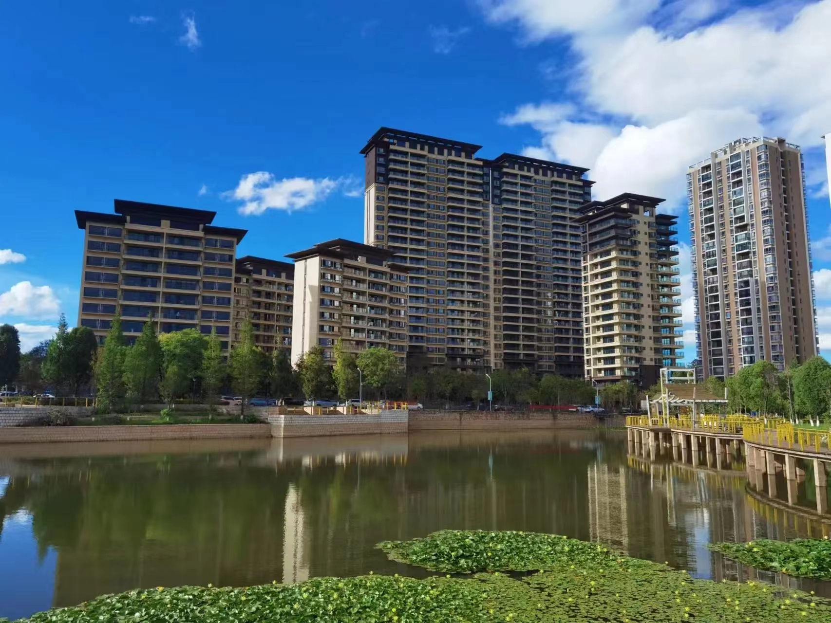 和順公司安居和苑順利通過(guò)竣工聯(lián)合驗(yàn)收