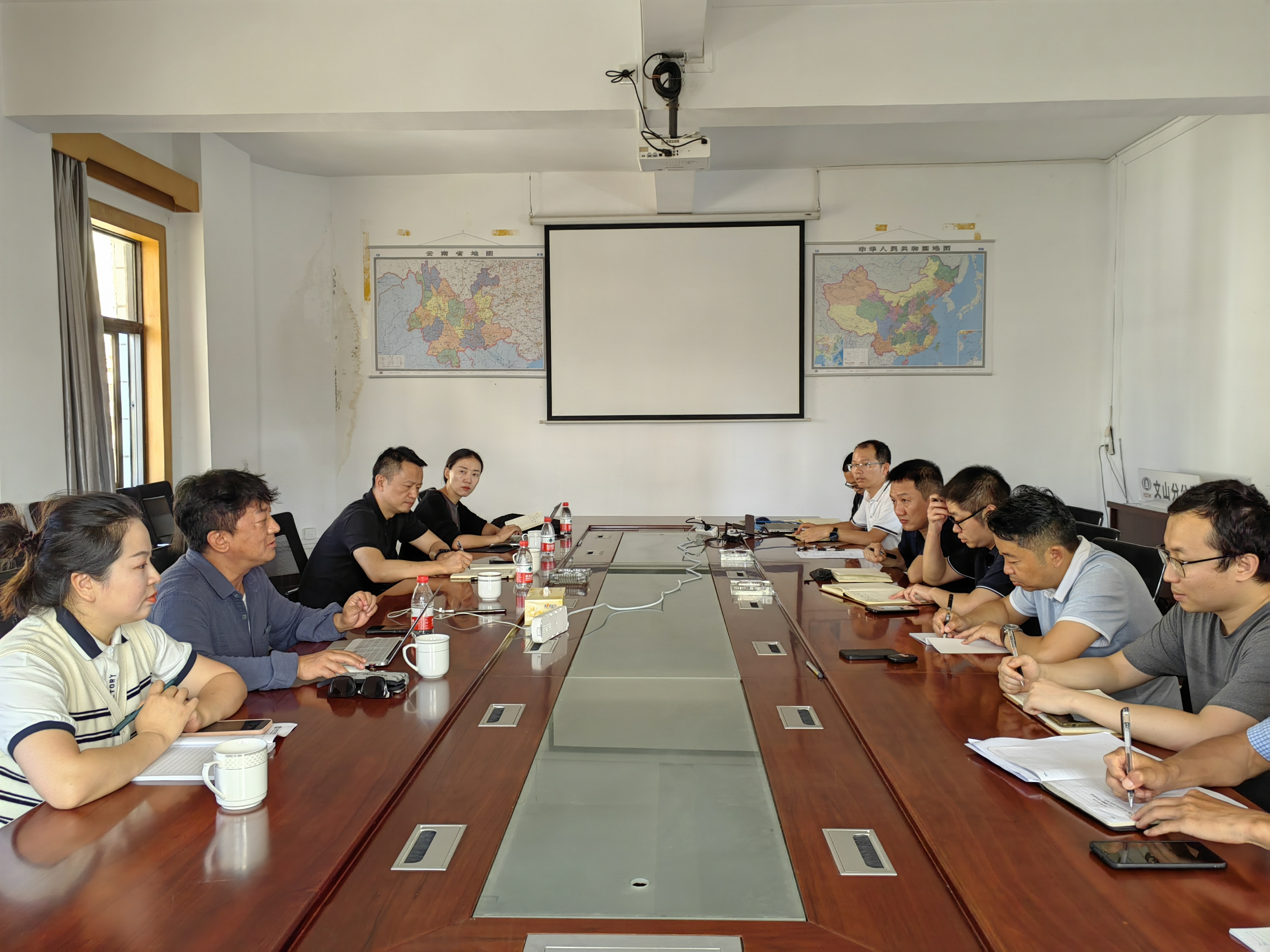 胡亞東到文山片區(qū)檢查指導