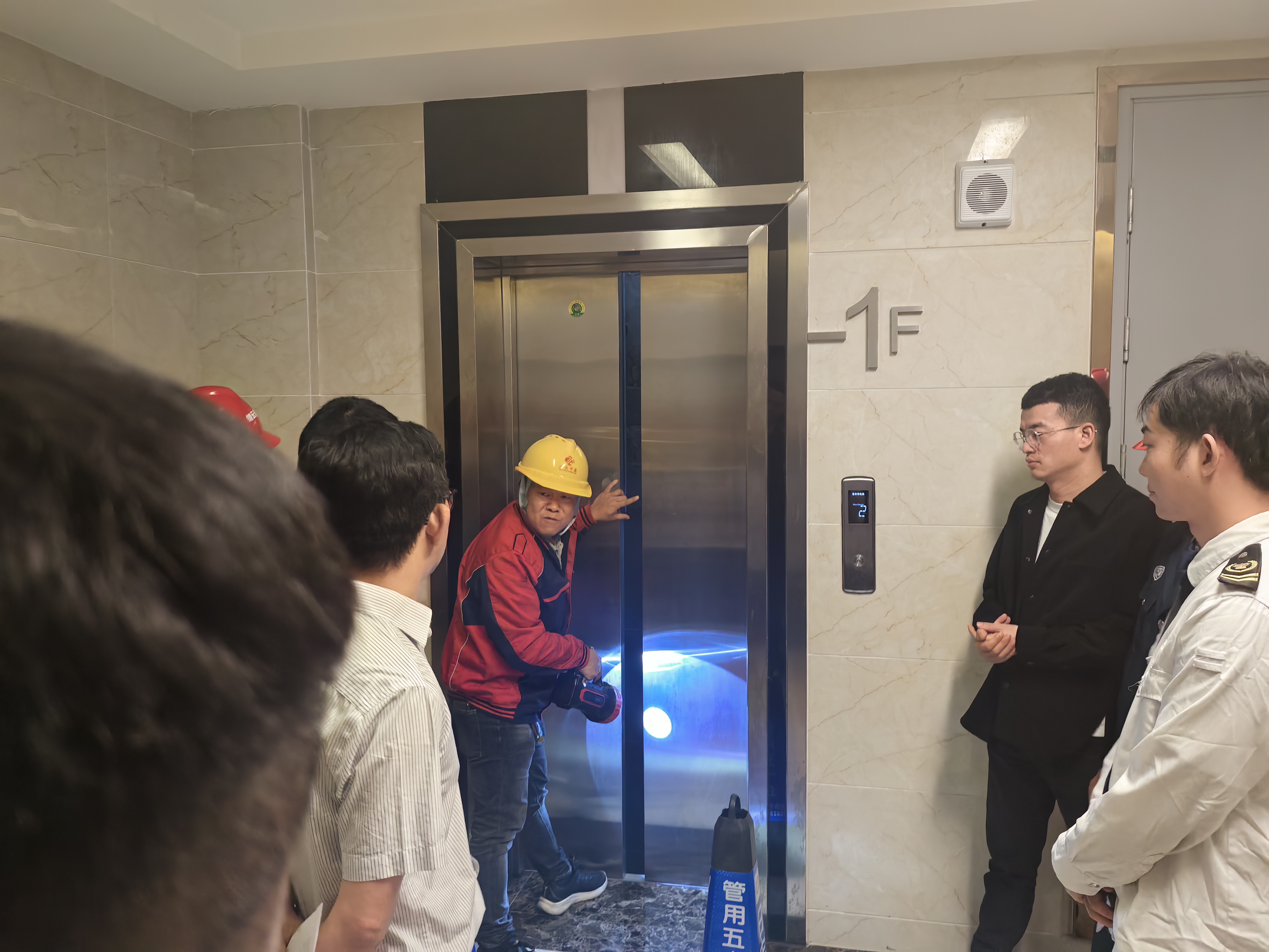 陽宗海片區(qū)、曲靖片區(qū)開展電梯應(yīng)急救援演練