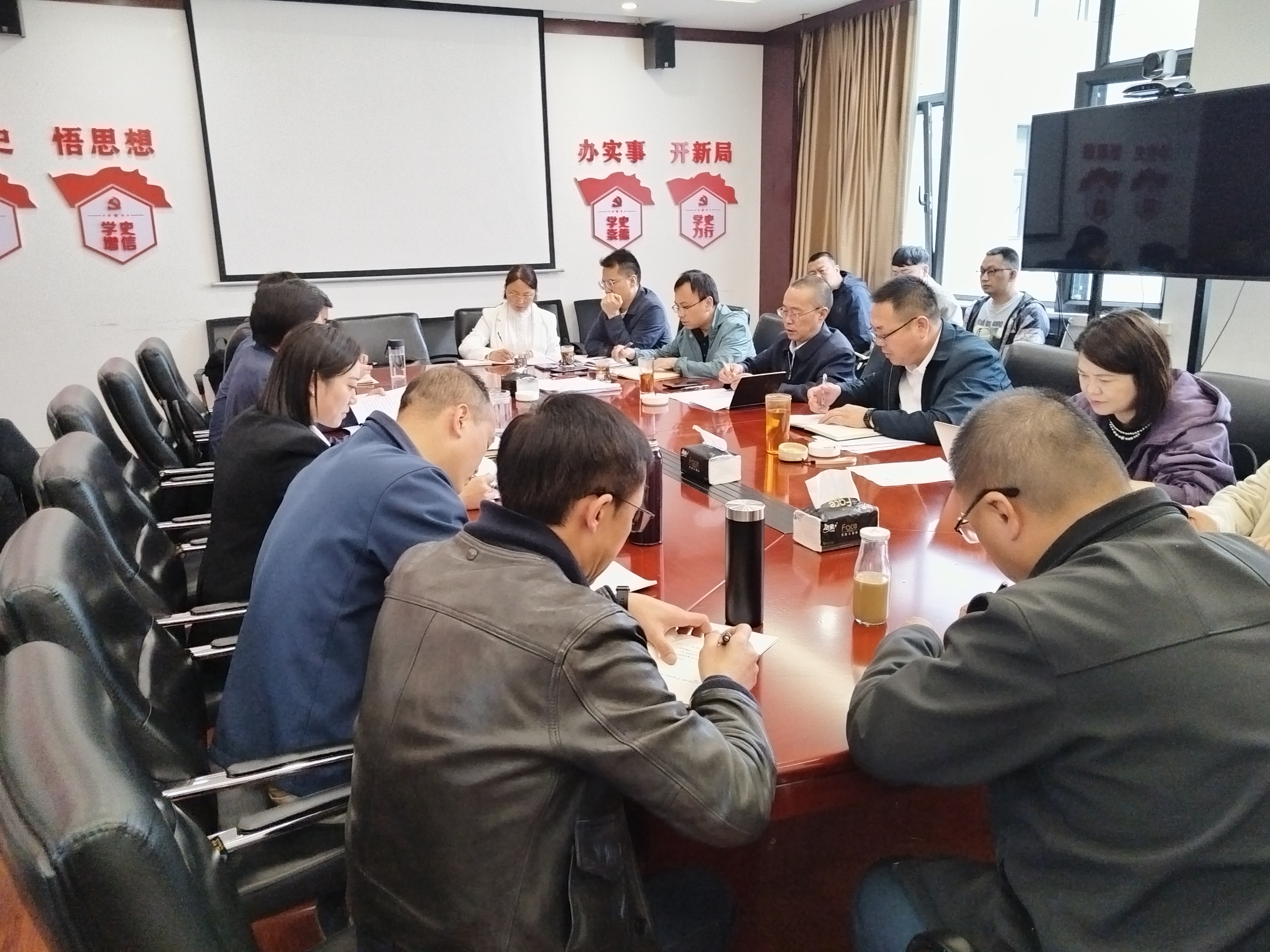 魏成凡到建工地產(chǎn)調(diào)研