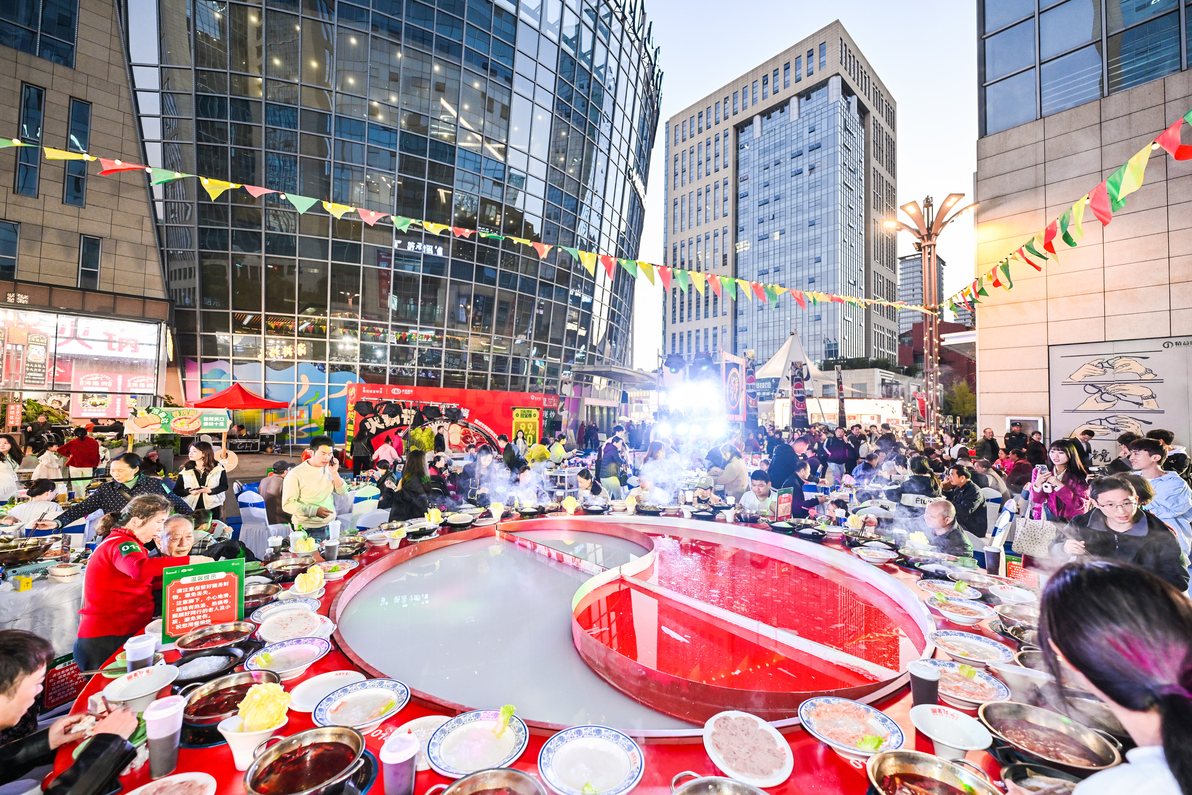 南悅城愛琴海城市廣場舉辦火鍋節(jié)活動