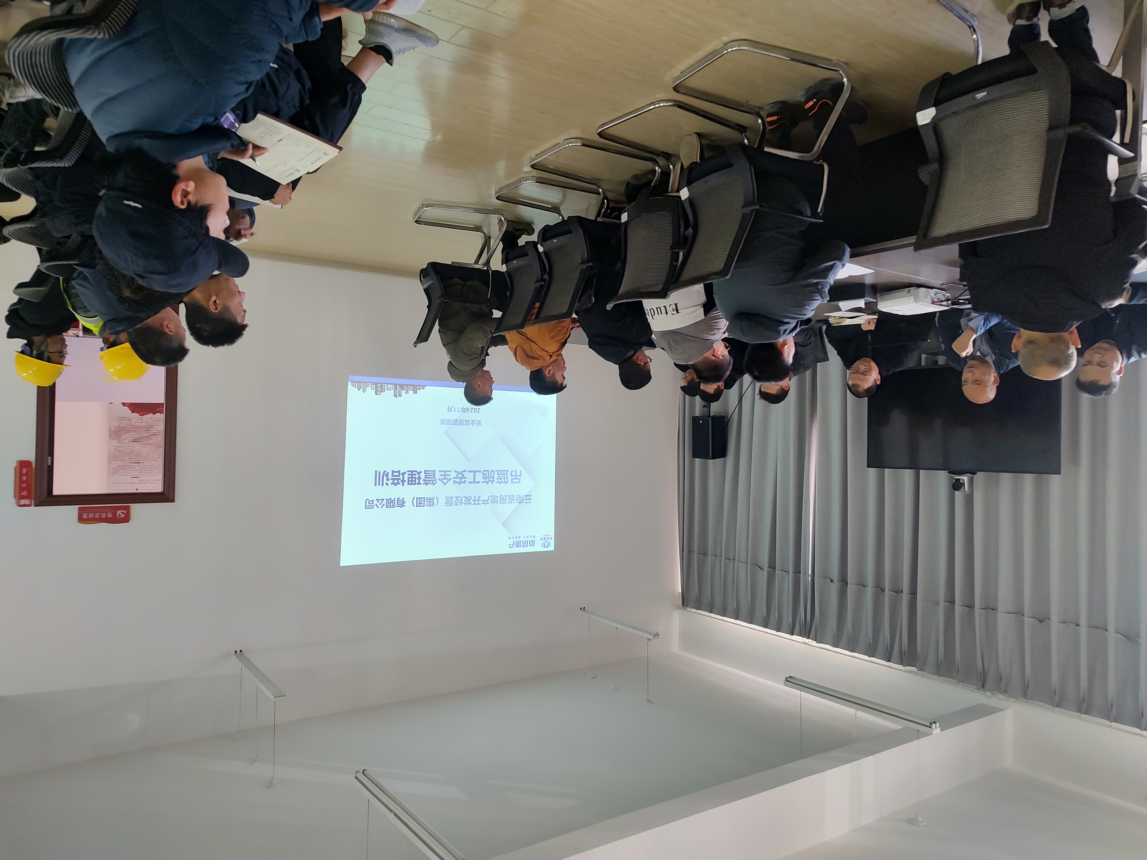 李榮華到興冶廣場(chǎng)項(xiàng)目檢查指導(dǎo)