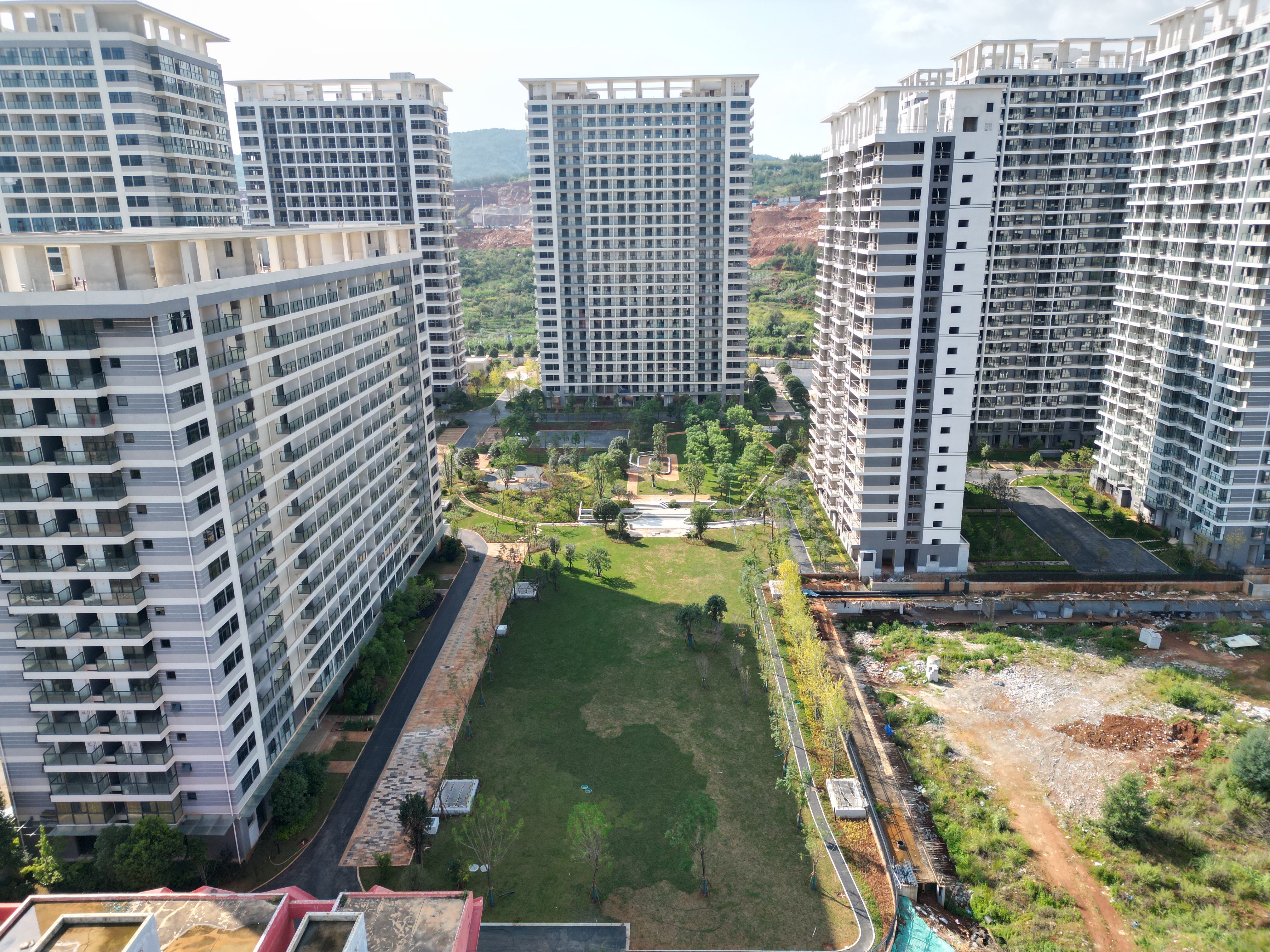 建投·宏燁廣場6-2#、7#公寓取得竣工驗收備案證